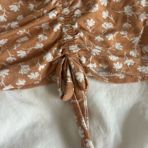 3/$20  Ardene Scrunch Tank Top - Picture 3 of 5